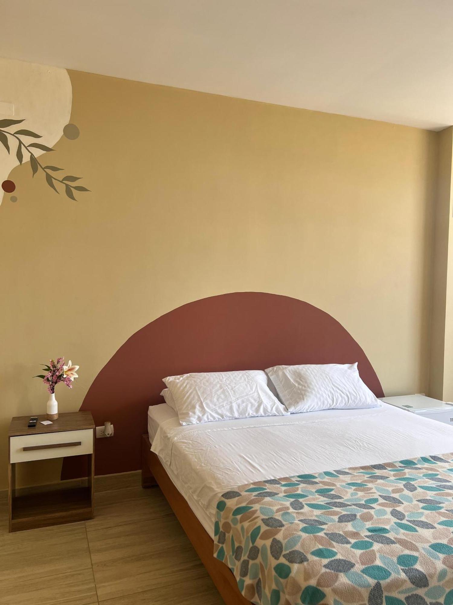 Ohana Beach Hotel Playas Phòng bức ảnh
